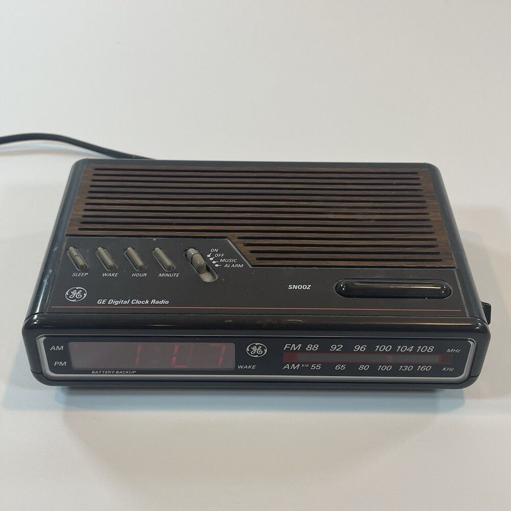 GE Digital Clock Radio AM FM Woodgrain 7-4612B Vintage Alarm Wood Tested WORKING